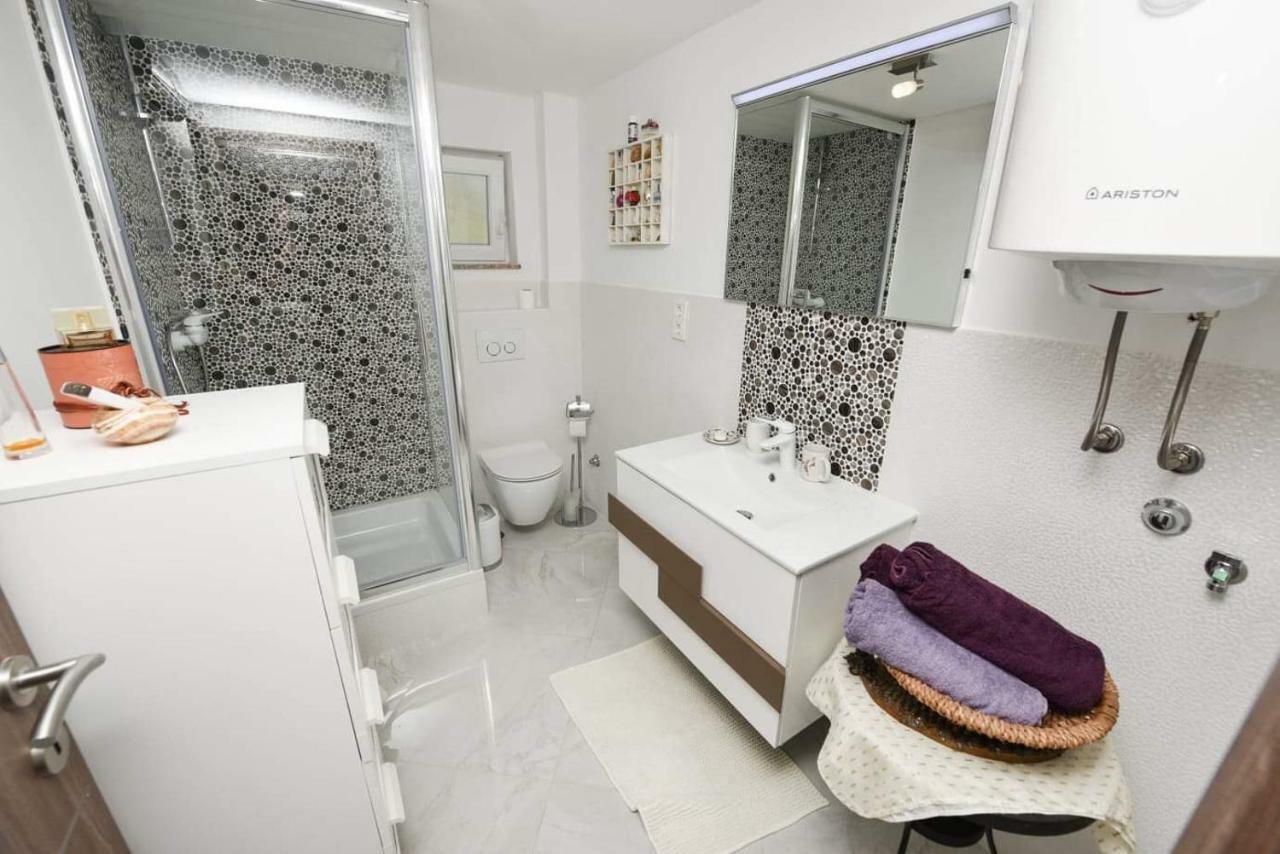 Dana Apartment
