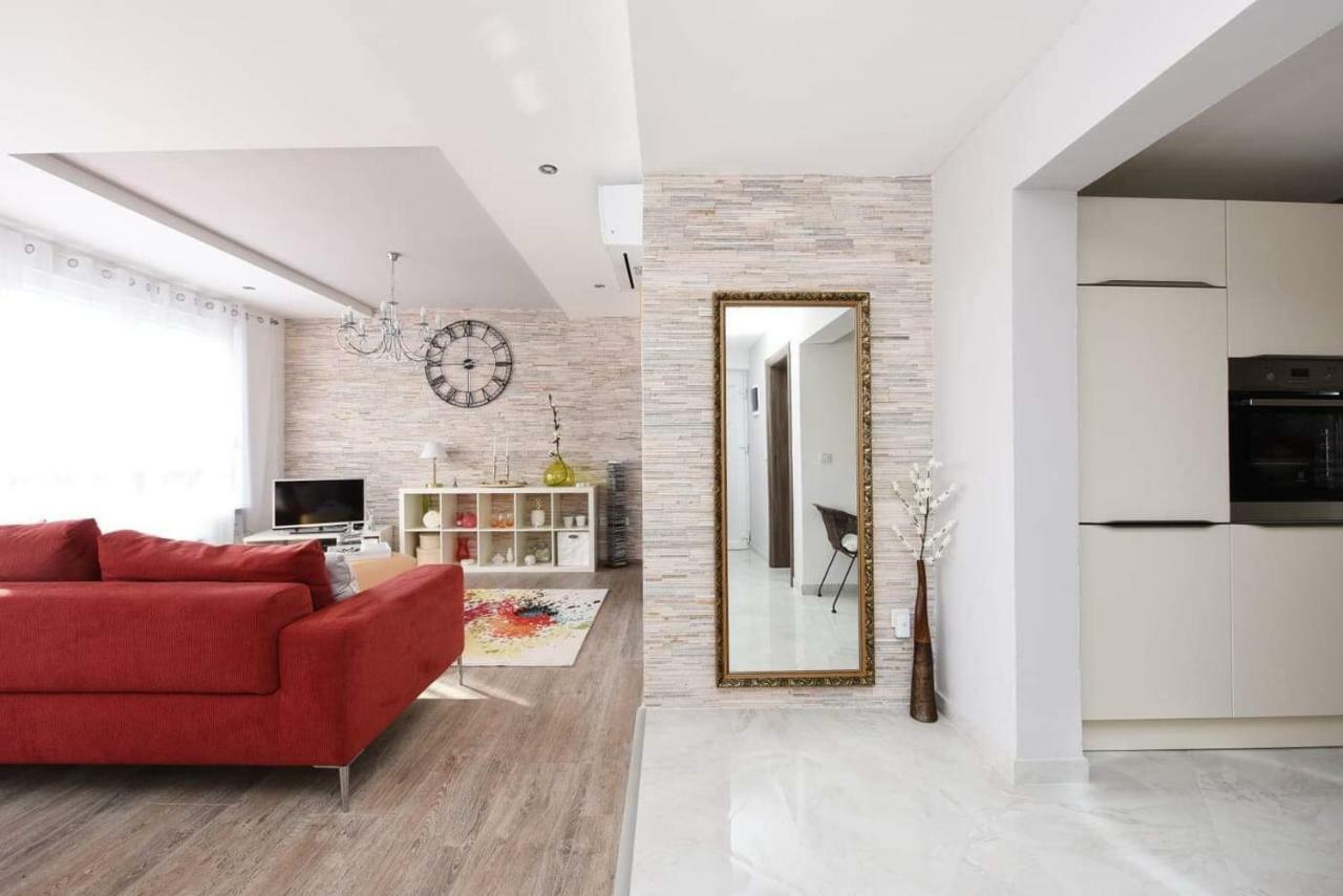 Dana Apartment *